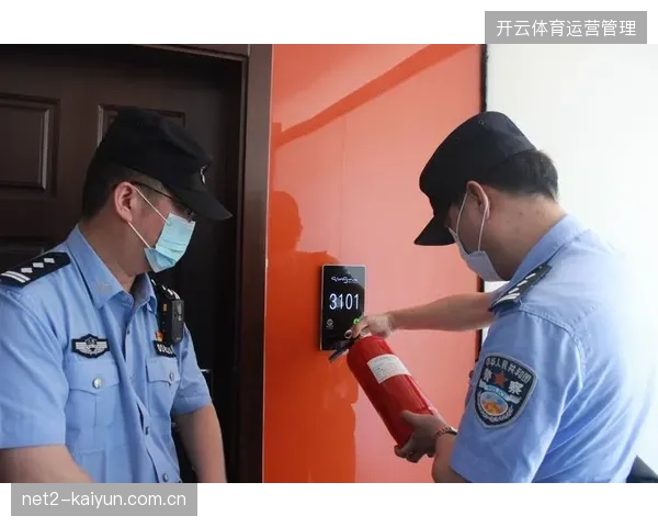 强制执行实名识别后，安保团队为何仍需保留人工二次核查窗口？
